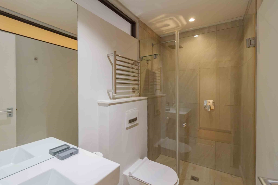 To Let 1 Bedroom Property for Rent in Sea Point Western Cape